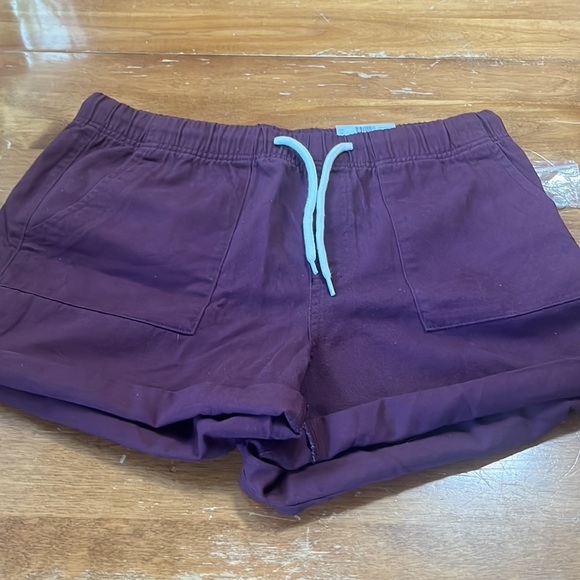 Mid Rise • Burgundy • Shorts - Picture 2 of 10